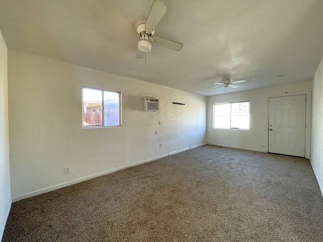 Building Photo - AVAILABLE NOW!! 1 Bedroom 1 Bathroom Home ...