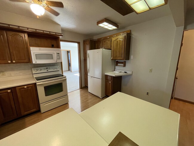 Building Photo - 1608 Mitchell Dr