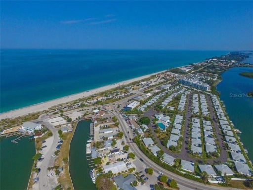 Foto del edificio - 5055 N Beach Rd