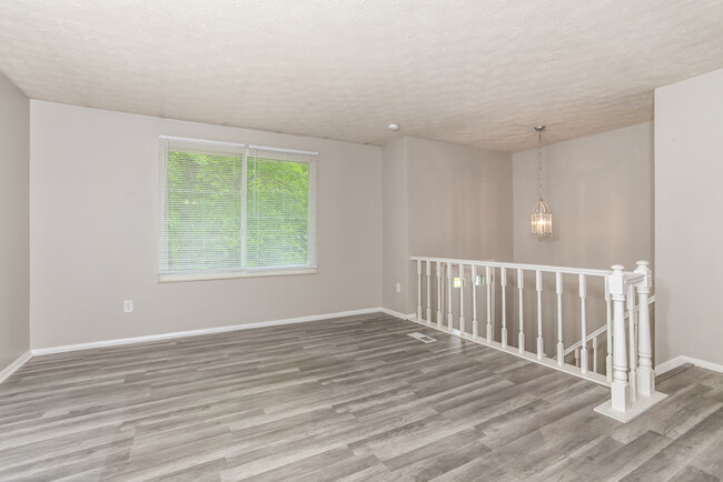 Building Photo - Cute Bi-Level Home in Milford!