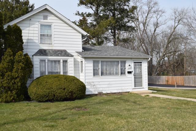 Primary Photo - 3 bedroom in Carpentersville IL 60110