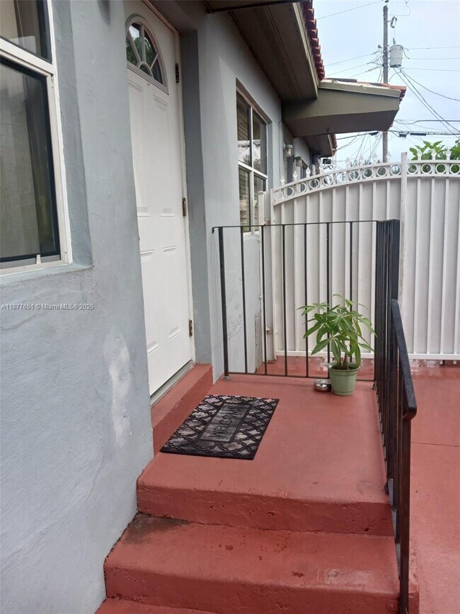 Foto del edificio - 7505 NW 2nd St