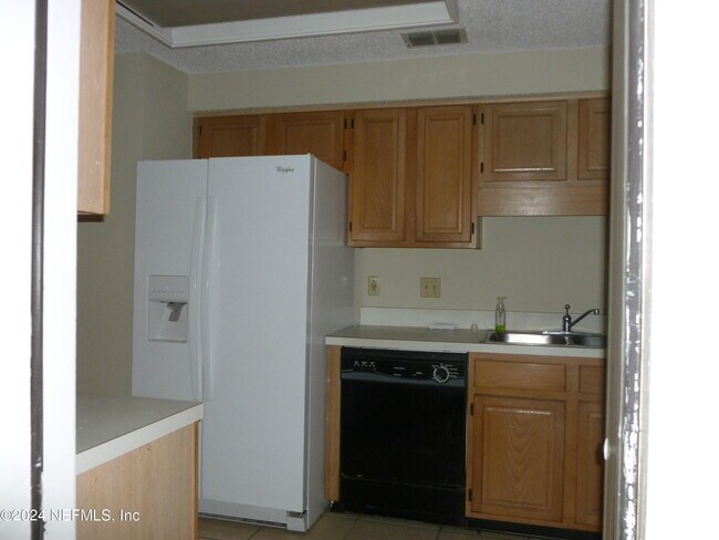 Foto del edificio - 8049 Kilwinning Ln