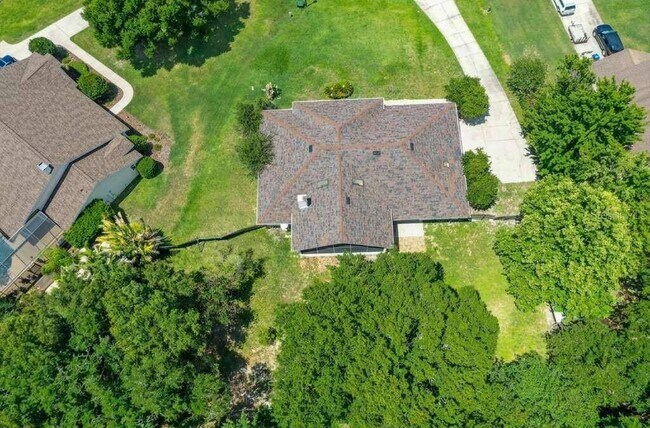 Foto del edificio - 2396 Nightingale Ln
