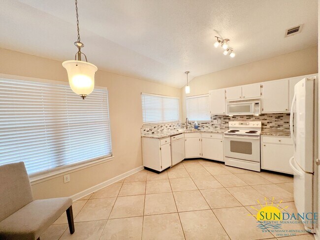 Foto del edificio - Lovely 3 Bedroom Home in Fort Walton Beach!