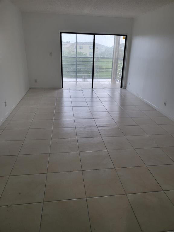 Foto del edificio - 9273 SW 8th St