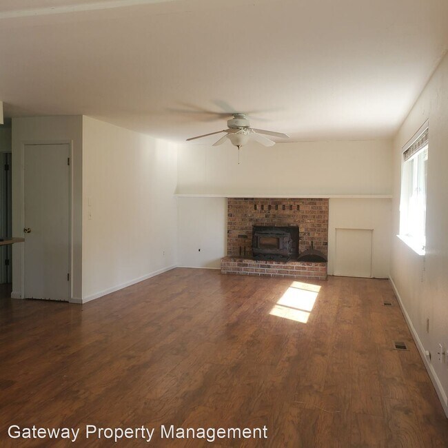 Foto del edificio - 3 br, 2 bath House - 1341 E Shelton Spring...