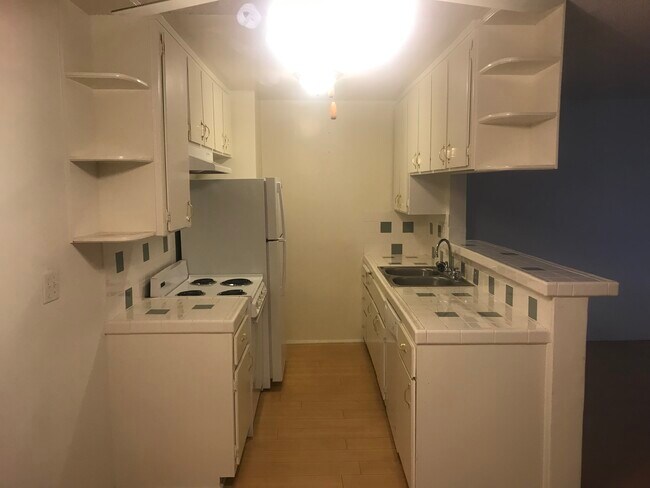 Big Kitchen - 10425 Irene St
