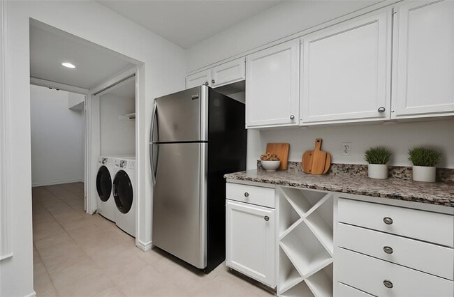 Foto del edificio - 4107 Ridgeline Dr