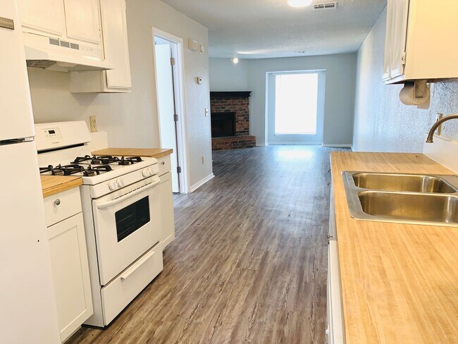 Foto del edificio - 2BD 2BA Duplex in NW OKC!!