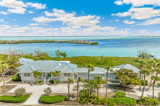 Building Photo - 4040 Loomis Ave