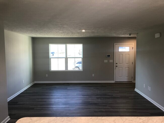 Building Photo - 22 Cedarwood Dr