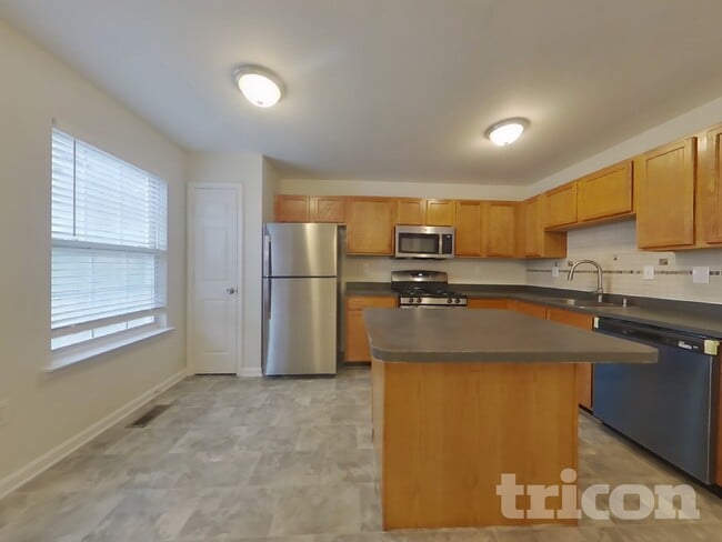 Building Photo - 10721 Esprit Pl