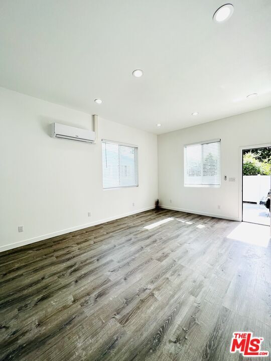 Building Photo - 1127 N Sierra Bonita Ave