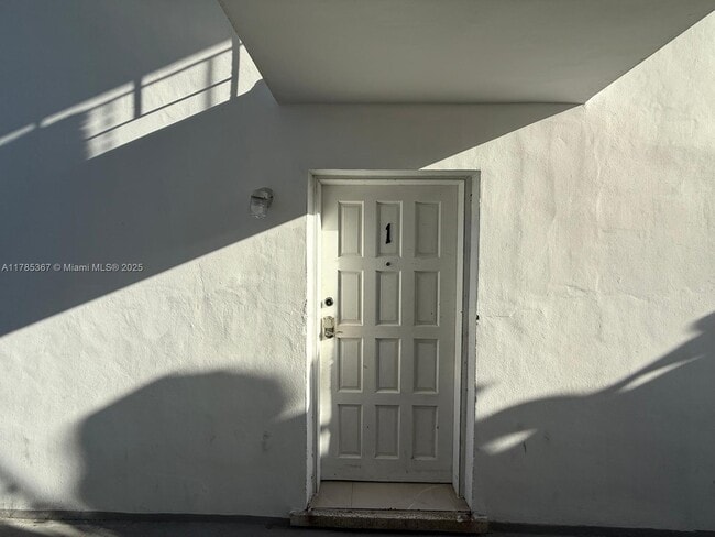 Foto del edificio - 2400 NW 25th Ave