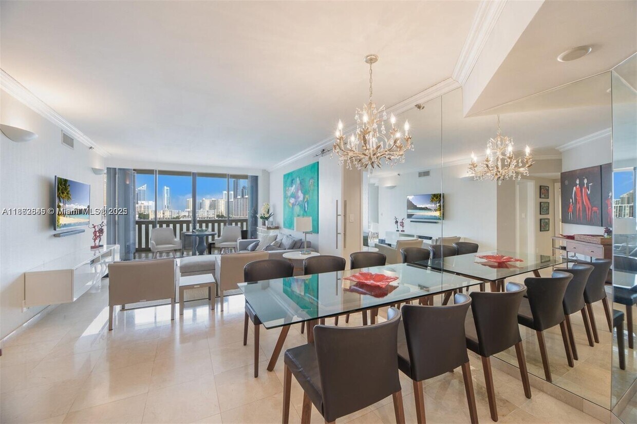 Foto principal - 3000 E Island Blvd