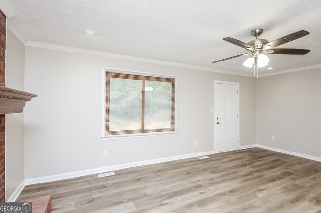 Building Photo - 6449 Laural Bend