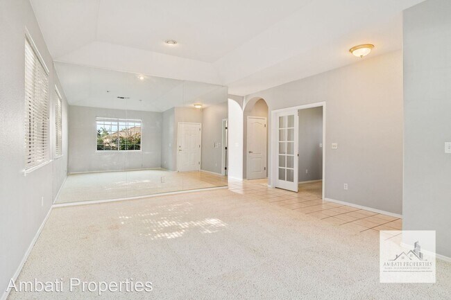 Building Photo - 3 br, 2 bath House - 2261 E. Solar Ave