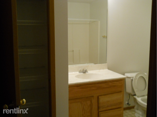 Building Photo - 2 br, 1.5 bath Apartment - 4010 University
