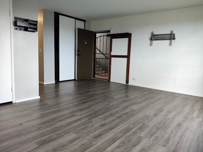 Building Photo - 92-1152 Panana St