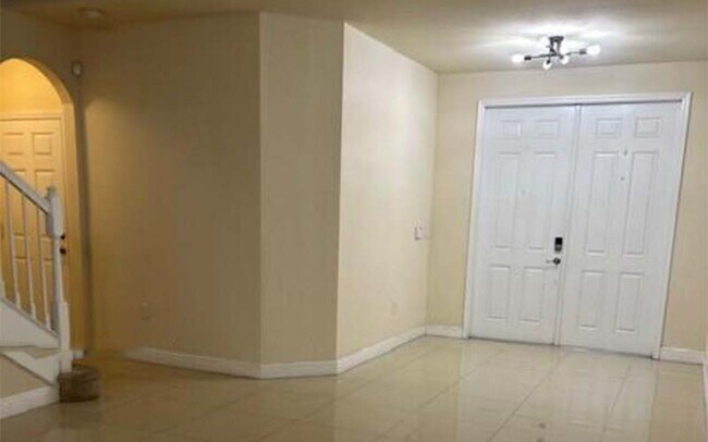 Building Photo - 8660 NW 101st Pl