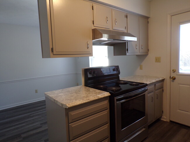 kitchen/dining - 506 Deer Lick Pl