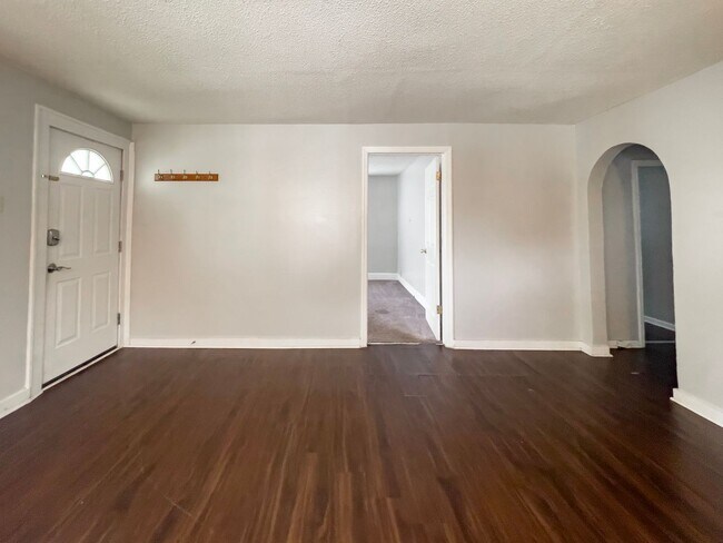 Foto del edificio - 1711 N Ball Ave