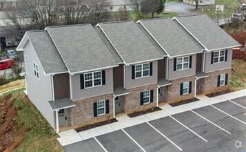 Building Photo - 919 Warrior Hill Dr