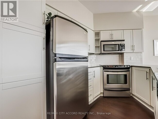 Photo du bâtiment - 15 Windermere Ave