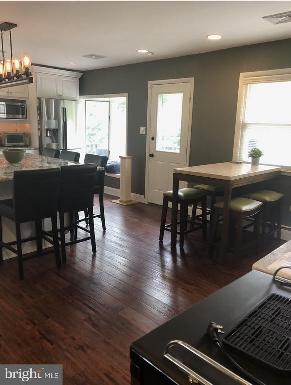 Foto del edificio - 1104 Dunvegan Rd