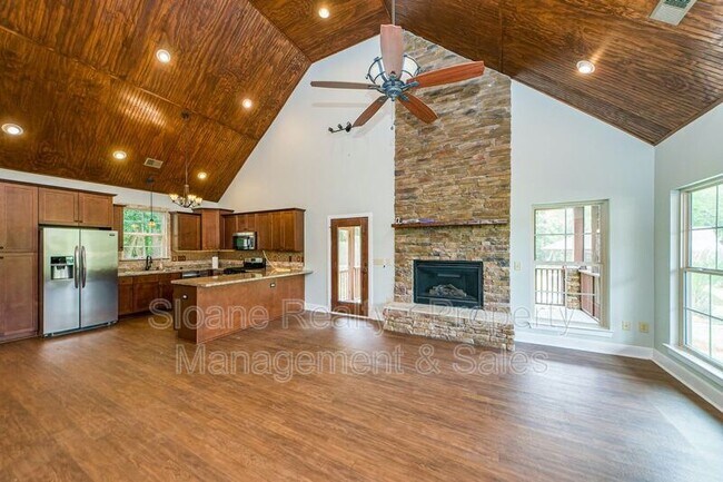 Foto del edificio - 1381 Constantine Ln