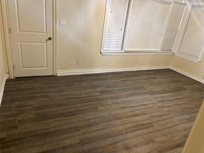 Foto del edificio - 311 3rd St N