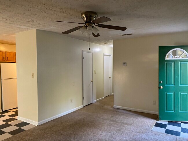 Foto del edificio - 435 Rustwood Dr