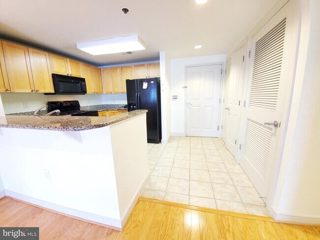 Foto del edificio - 777 7th St NW