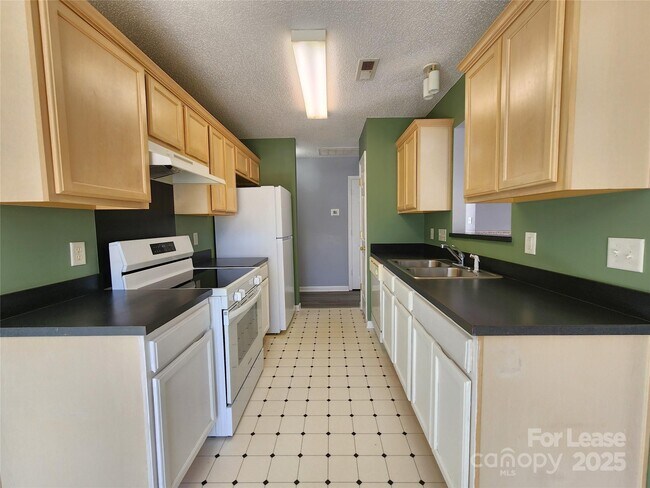 Building Photo - 4958 Astonshire Ln