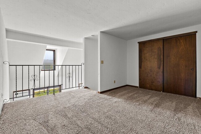 Building Photo - 2354 Canter Ln