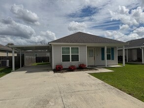 Building Photo - 1501 Ravier Ln