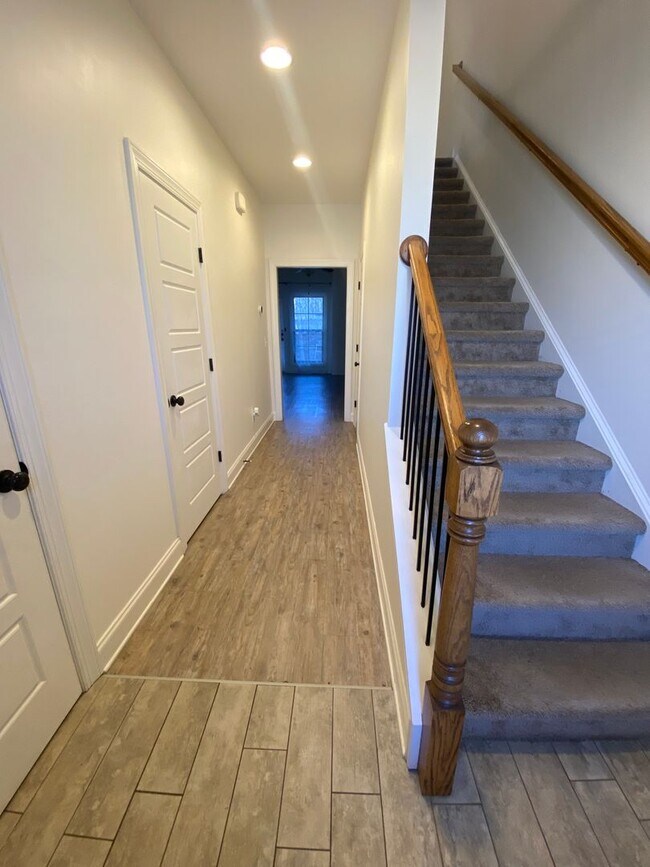 Foto del edificio - Beautiful 3-Bedroom Townhome Near Auburn’s...