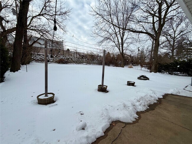 Foto del edificio - 317 Thomas Ave