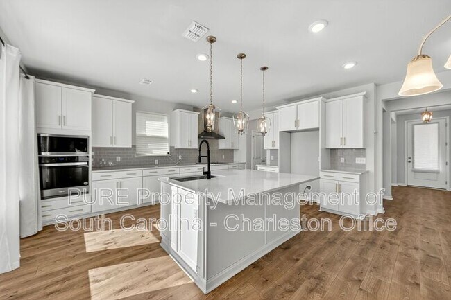 Foto del edificio - 102 Winding Grv Ln