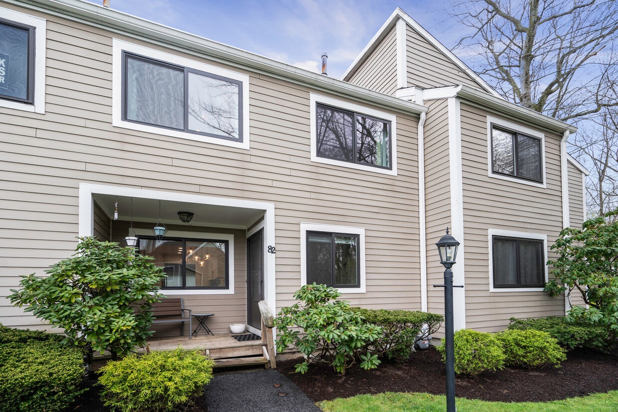 Foto principal - 82 Park Dr