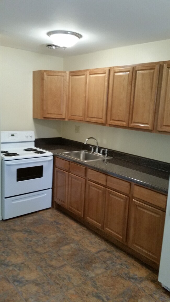 The Niche at Maple Gardens Apartments in Lindenhurst, NY