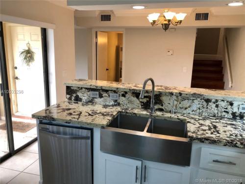 Building Photo - 8164 Thames Blvd