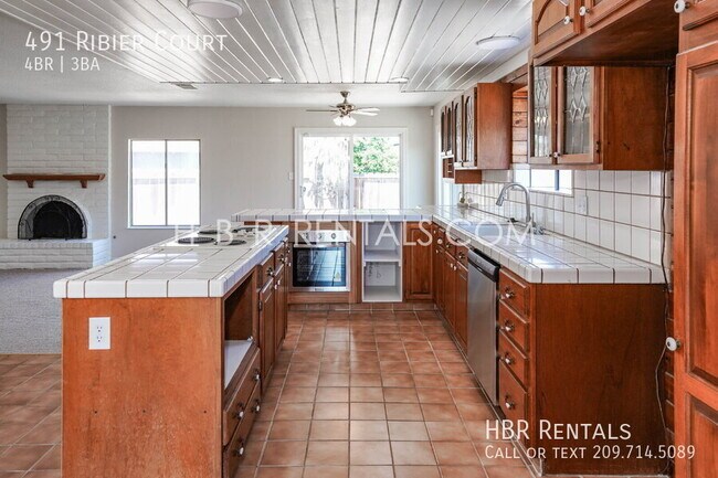 Foto del edificio - 491 Ribier Ct