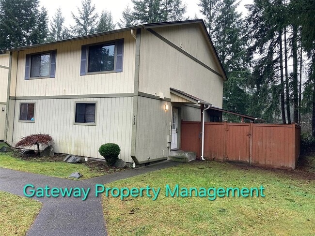 Building Photo - 2 bedroom Townhouse outside Shelton