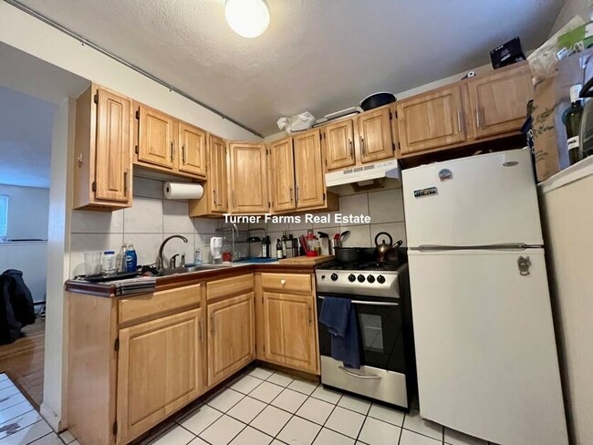 Building Photo - 108 Perkins St