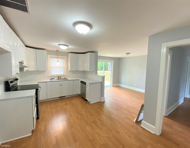 Building Photo - 3 br, 2 bath House - 2814 Jackson Dr