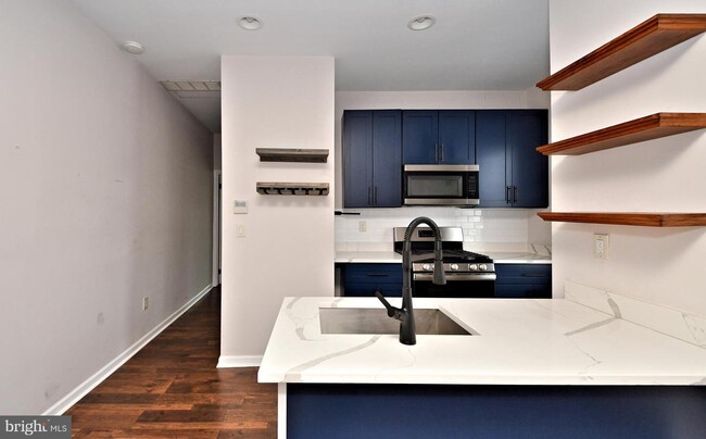 Building Photo - 2126 Mifflin St