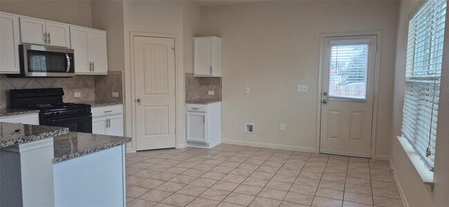 Foto del edificio - 200 Moulins Ln