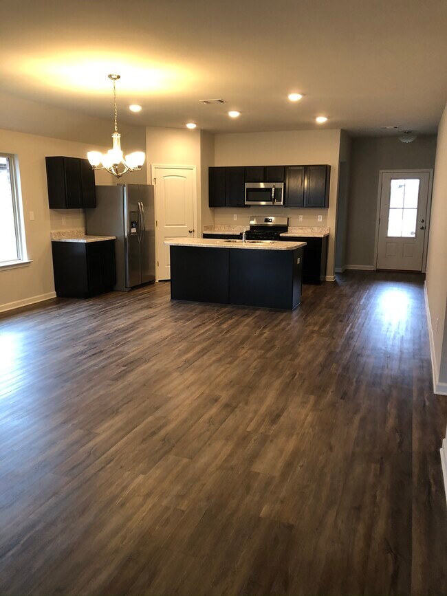 Foto del edificio - 28453 Evangeline Ln